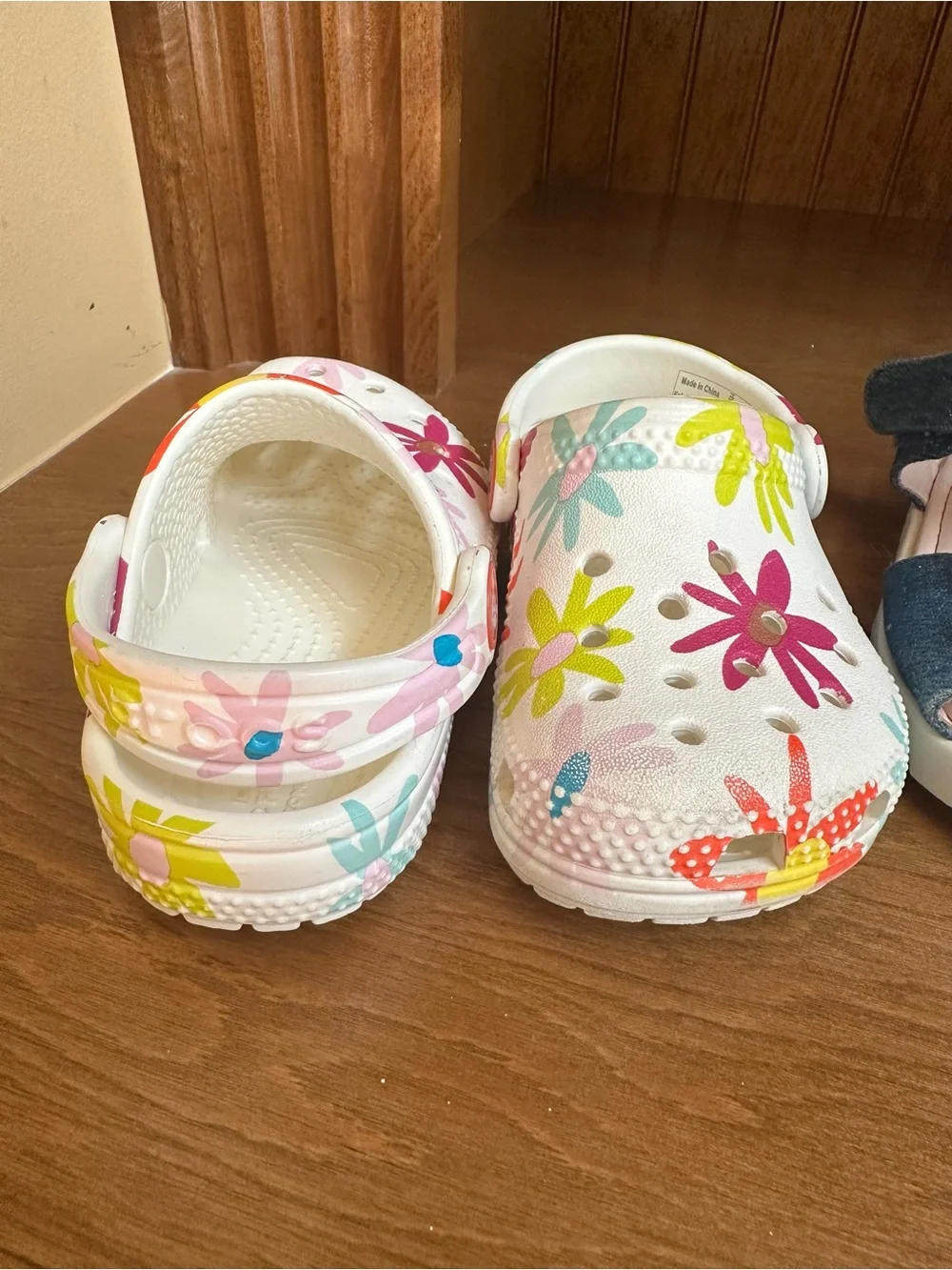 Bundle Girls Size 6 & 7 Crocs Jessica Simpson Sandal Old Navy Flat Carter Boots